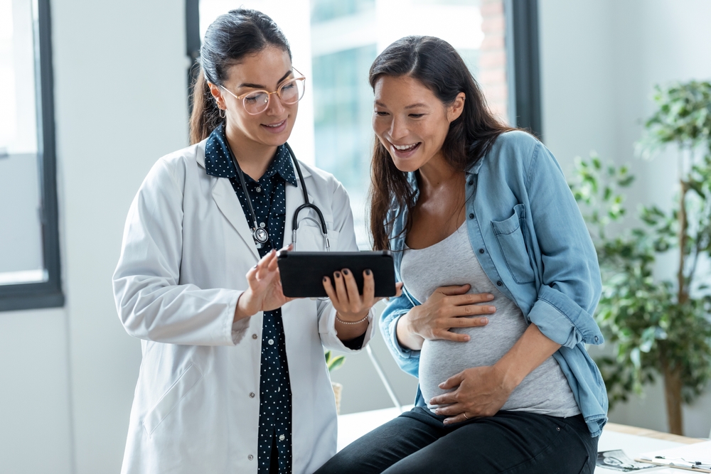 doctor detailing what to expect when giving birth a second time