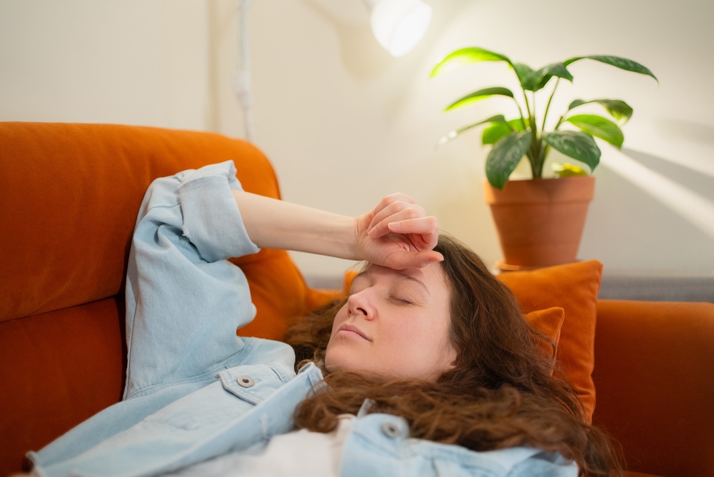 woman recovering during minimally invasive gynecologic surgery downtime